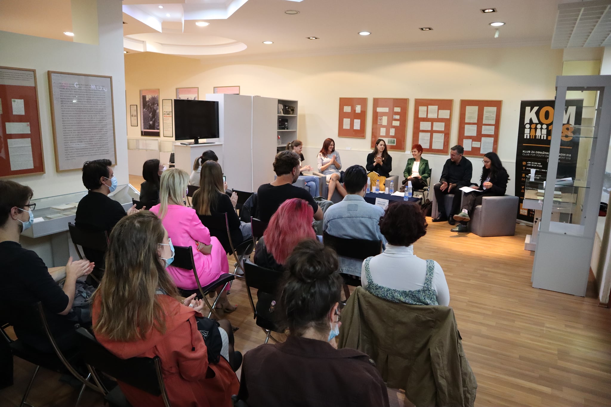 Celebration of contemporary poetry — photo 1